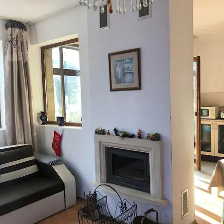 One Bedroom Flat With Garden And Barbeque Apartman