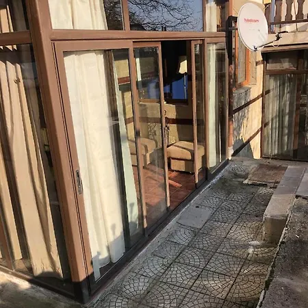 One Bedroom Flat With Garden And Barbeque Apartman *
