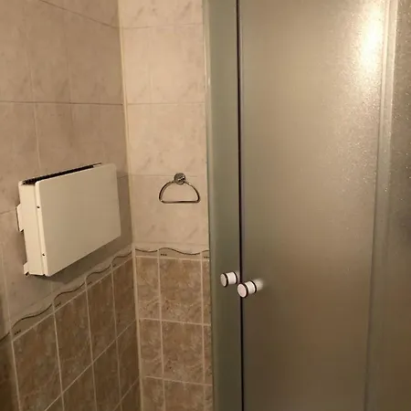 One Bedroom Flat With Garden&barbeque *