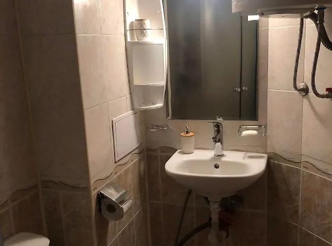 One Bedroom Flat With Garden And Barbeque شقة *